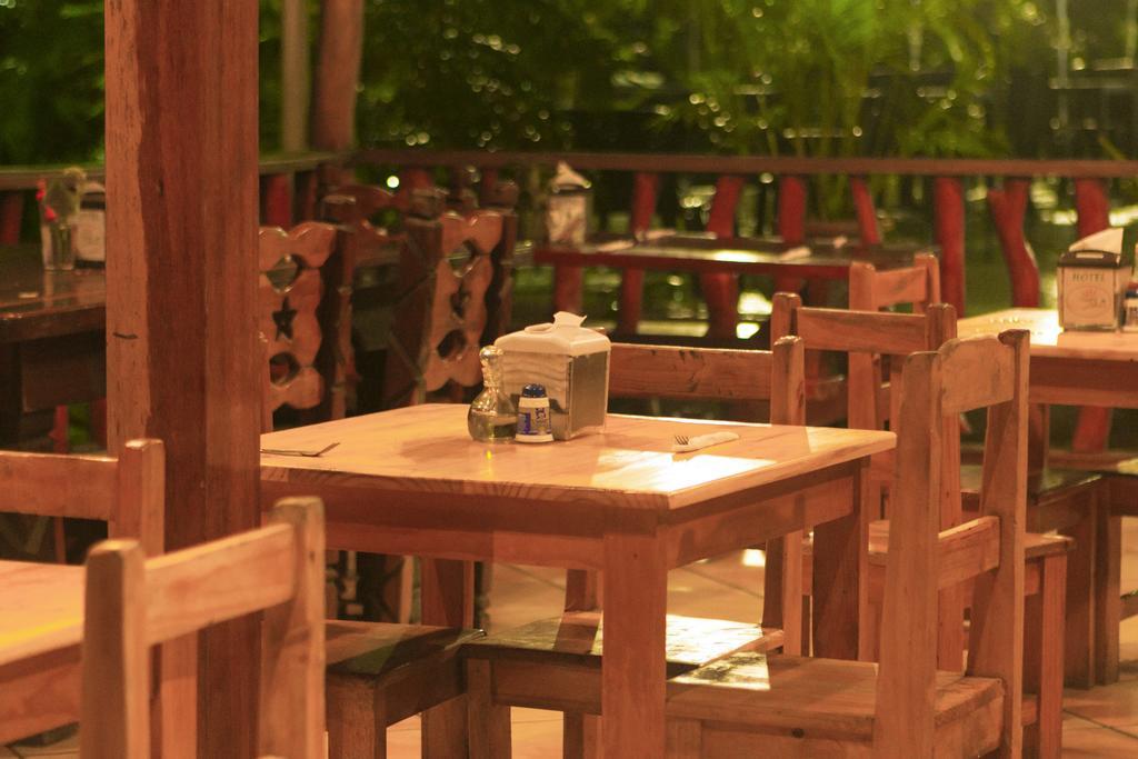 Hotel La Isla Inn Puerto Viejo de Talamanca Εξωτερικό φωτογραφία